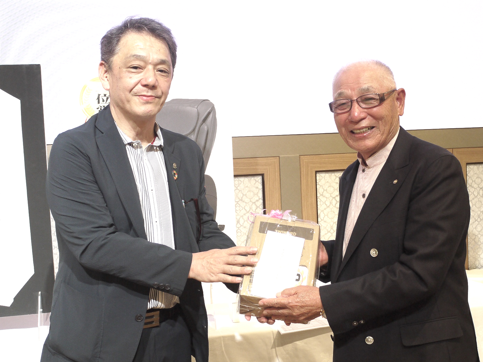 写真：成績発表　表彰式