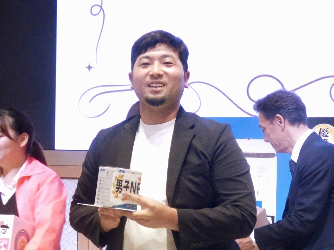 写真：成績発表　表彰式